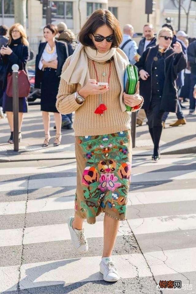 着装最好不要超过几种颜色？搭配时该注意什么？