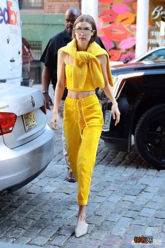 着装最好不要超过几种颜色？搭配时该注意什么？