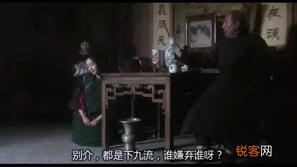 为什么《中国有嘻哈》里的地下rapper对男团女团成员都特别不屑？
