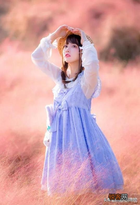 秋天郊外拍人像如何搭配画面色彩？