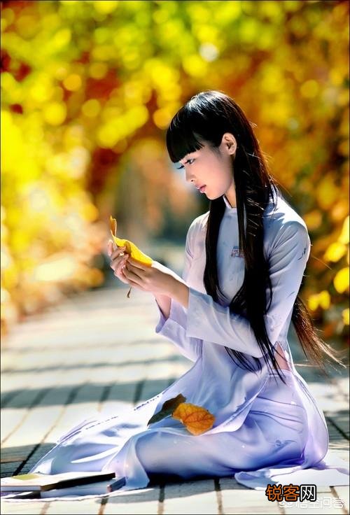 秋天郊外拍人像如何搭配画面色彩？