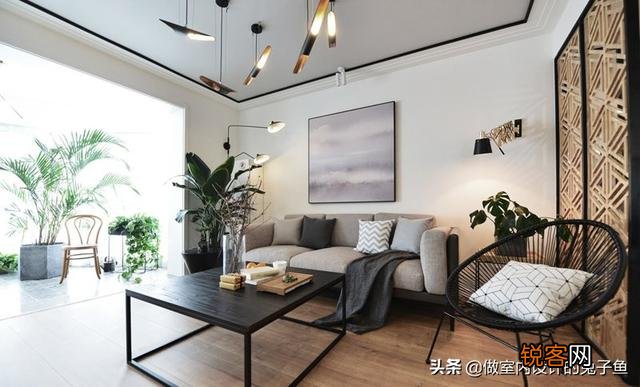 客厅不做吊顶,只贴石膏线,如何做漂亮？