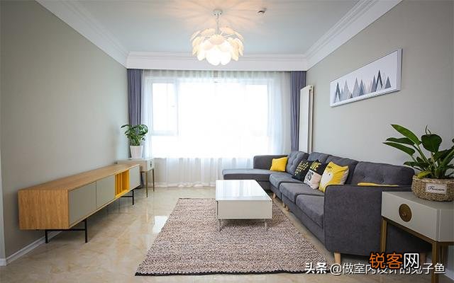 客厅不做吊顶,只贴石膏线,如何做漂亮？