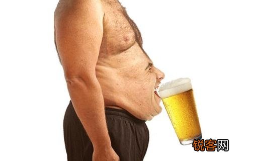 微博传男人喝啤酒会变“娘” 这是真的吗