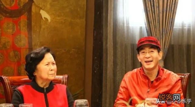 六小龄童伤害了杨洁后,为何西游记续还让他演？