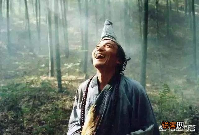 吴承恩故居挂满了六小龄童的照片,你们觉得这种行为合适吗？