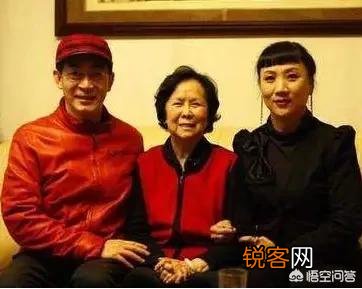 有网友说六小龄童已跌下神坛,你怎么看？