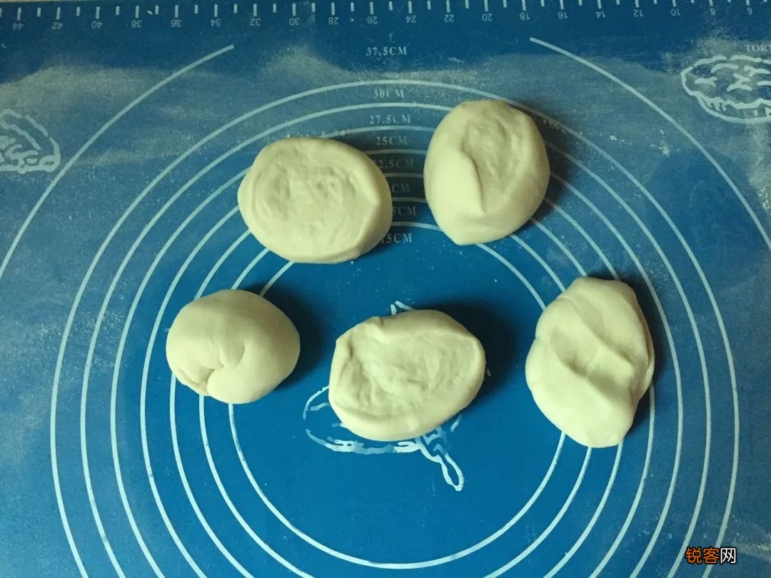 酱香饼的正宗做法 其实不用揉面平底锅就能做