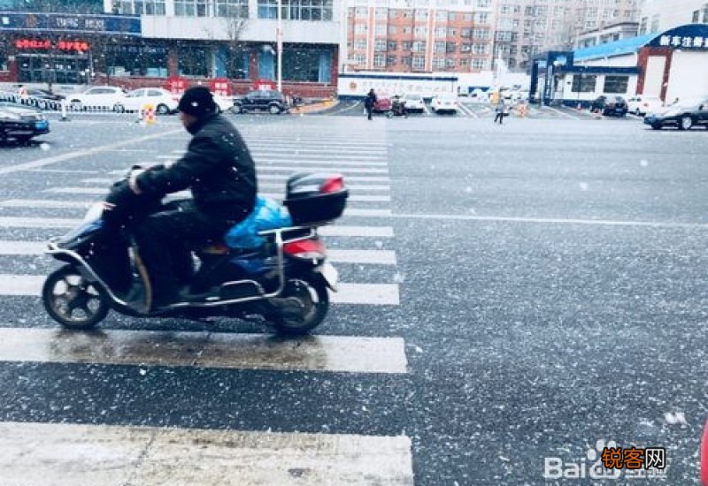 下雪骑电瓶车安全吗