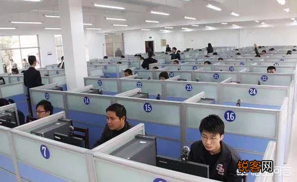 要考c1驾照报考费2500元这2500元都包括什么费用？