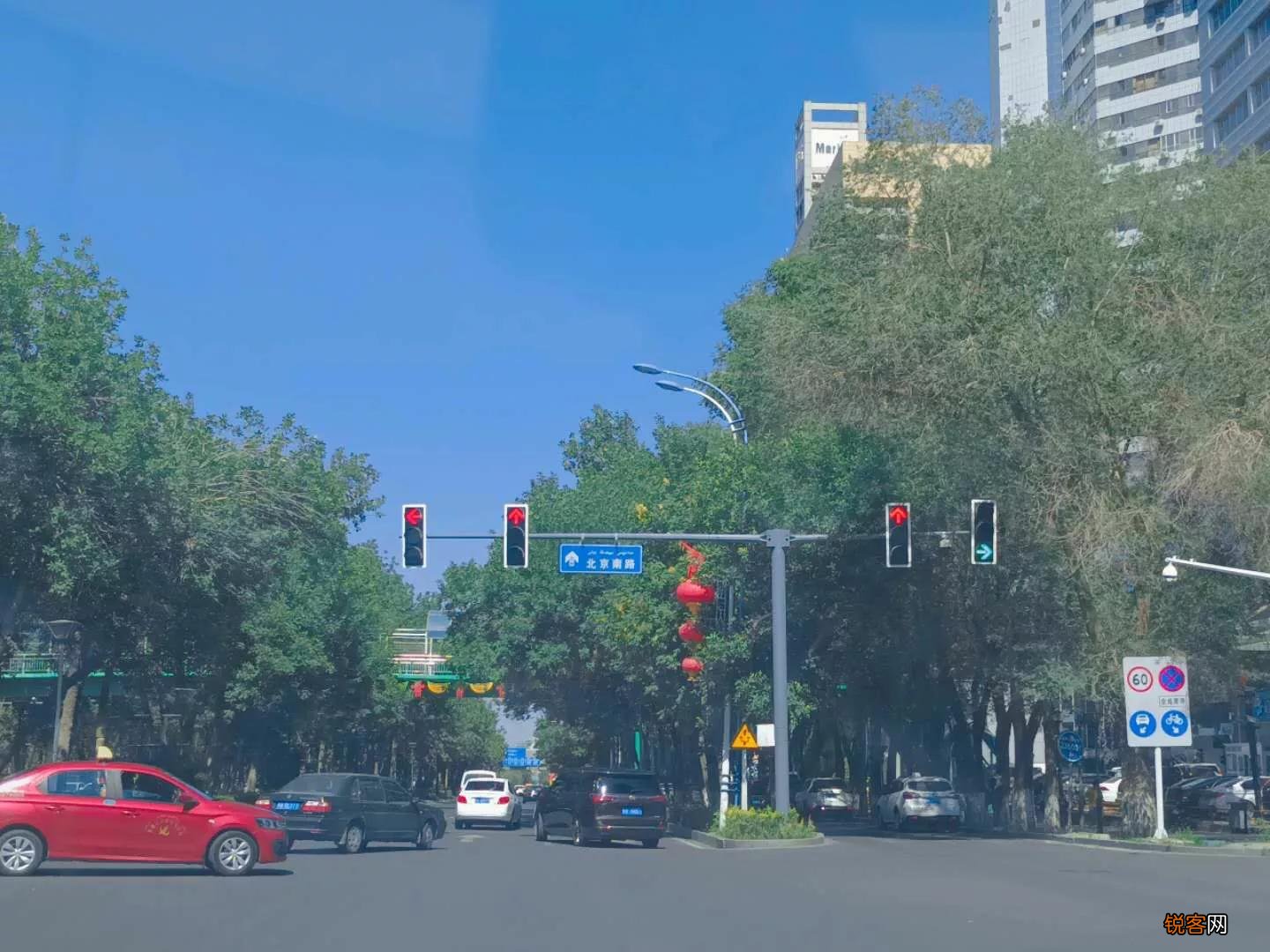 描写风景的句子 可以写进作文里的写景的优美句子