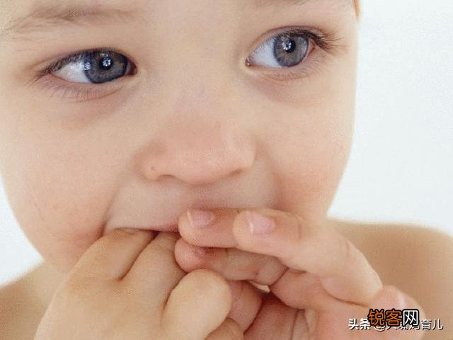 3段奶粉爱他美卓萃跟皇家美素哪个好？