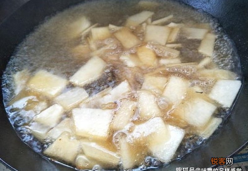 肉汤撒车里了发臭了怎么解决