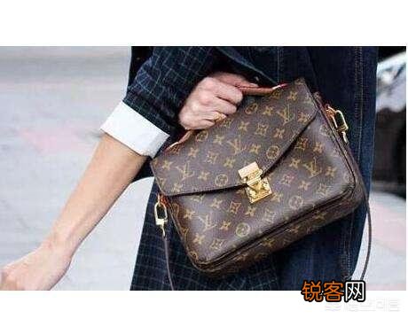 lv包包受到很多人的喜爱,是因为时尚还是奢侈？