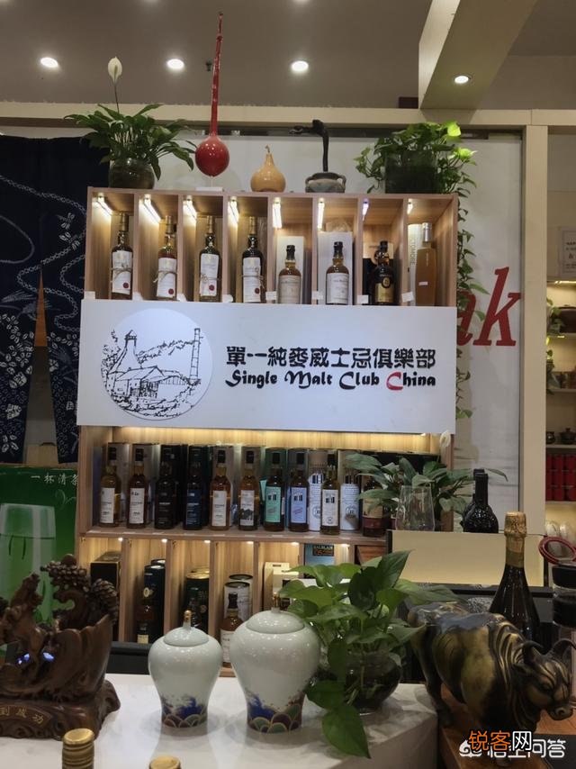 lv包包受到很多人的喜爱,是因为时尚还是奢侈？