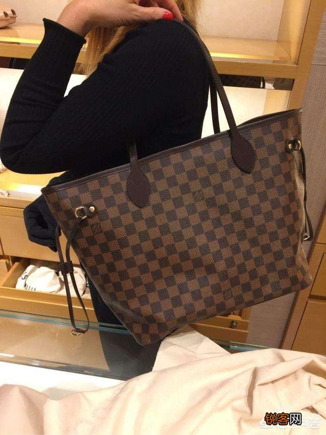 lv的哪款包包比较百搭?