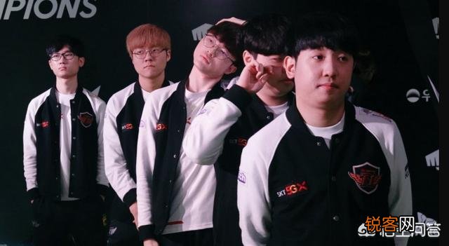 SKT杀入S9,Faker“天价行头”火了,网友：一块手表顶我一年工资,你有何看法？