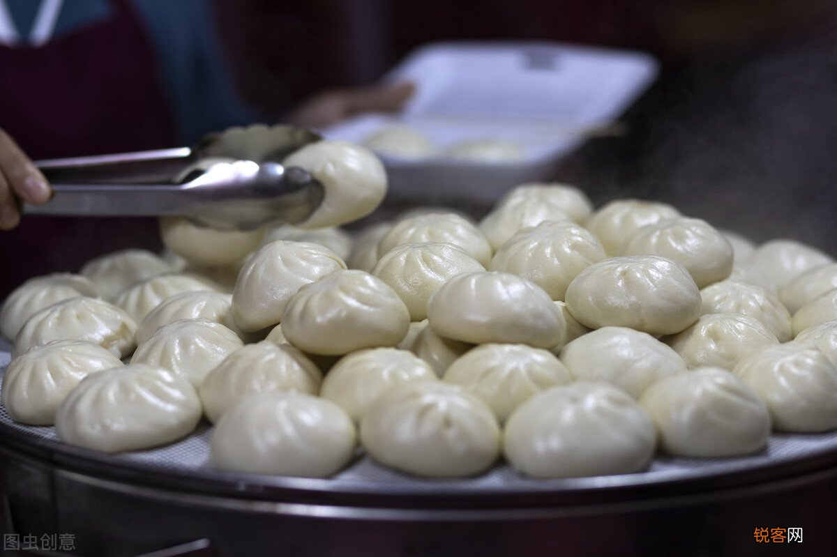 蒸肉包子蒸多长时间最佳呢 牢记“这2点”，包子蒸的透，香浓又多汁