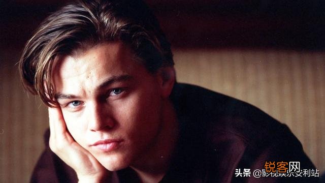 有哪些是年轻时帅到爆,中年发福认不出来的男明星？