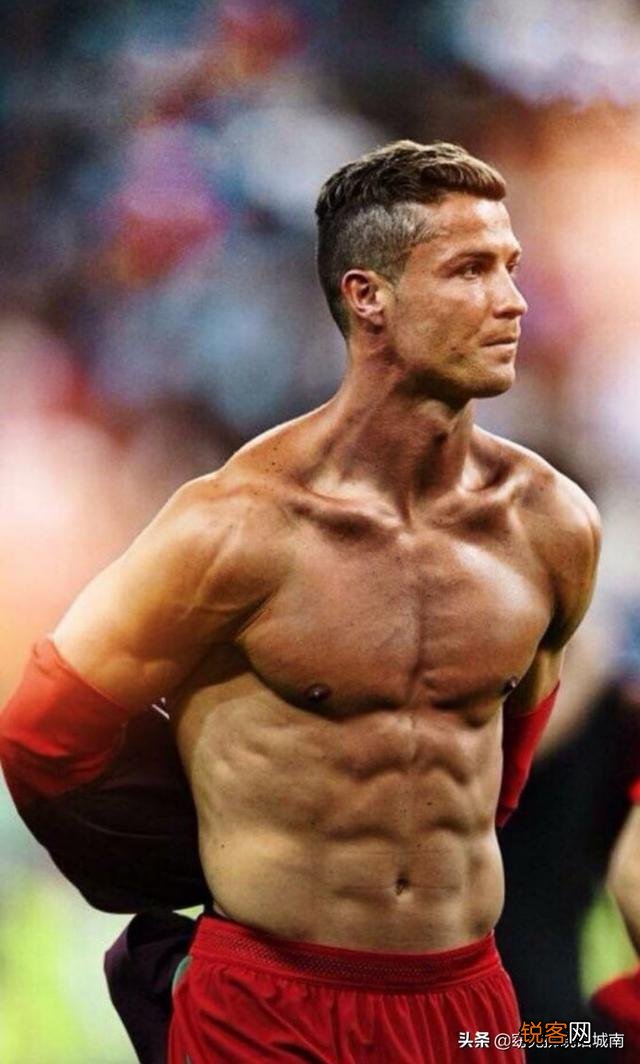 为什么有些鼻子大的男生都很好看？符合主流审美吗？