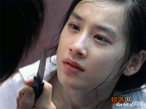 你觉得哪些男或女明星的颜值“出道即巅峰”？