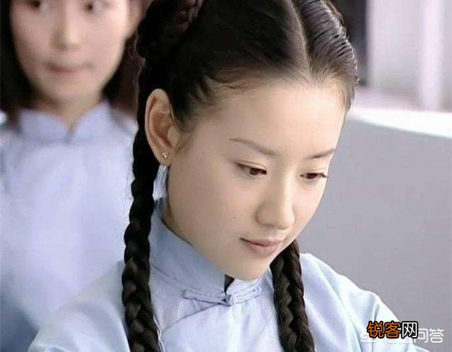 你觉得哪些男或女明星的颜值“出道即巅峰”?