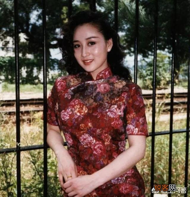你觉得哪些男或女明星的颜值“出道即巅峰”?