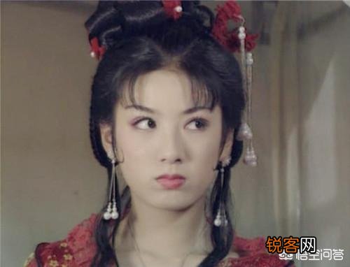 你觉得哪些男或女明星的颜值“出道即巅峰”？