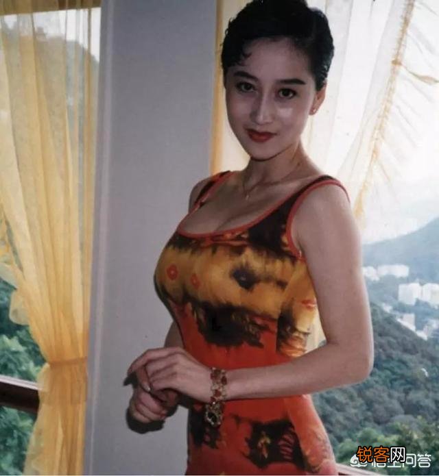你觉得哪些男或女明星的颜值“出道即巅峰”?