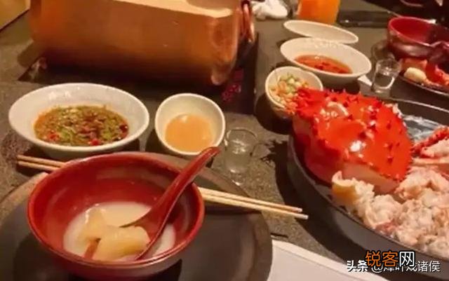 如何看待网友初次见面点2万多元火锅后逃单,女方报警的事件？
