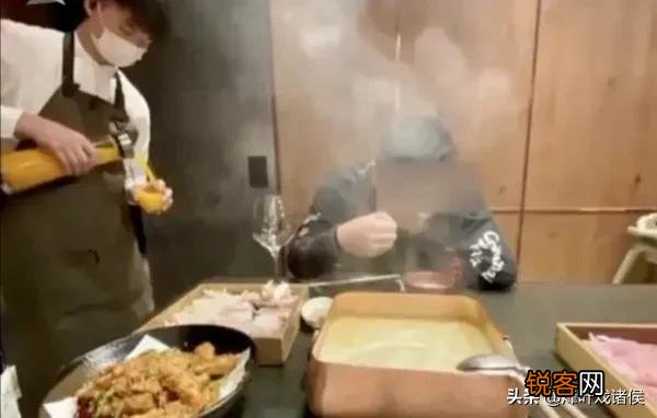 如何看待网友初次见面点2万多元火锅后逃单,女方报警的事件？