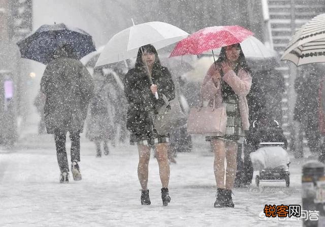 日本女生在冬天光腿真的不会冷吗？对此你怎么看？