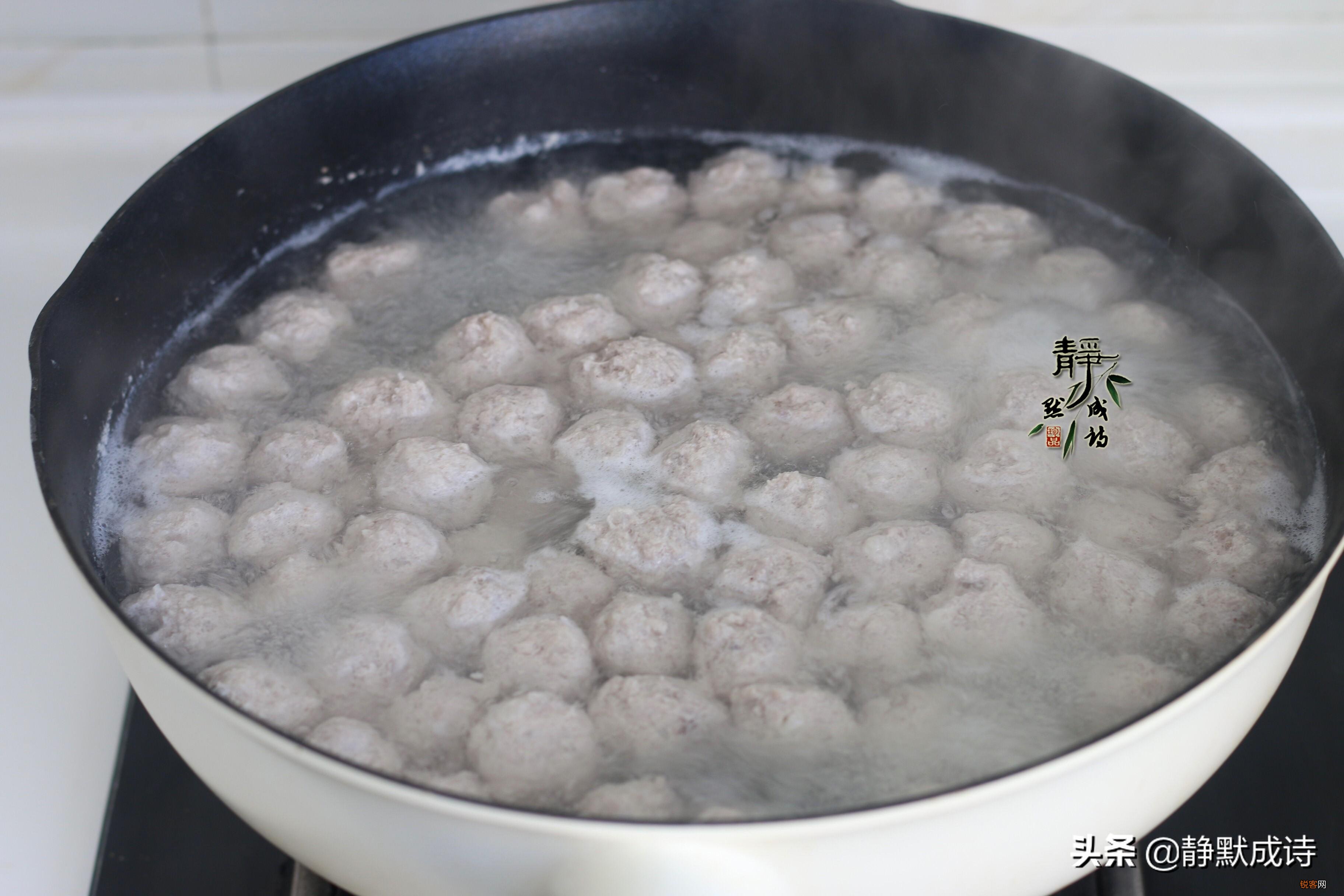 氽猪肉丸做法窍门 香嫩弹滑