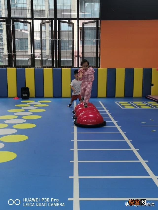 你的圈子里,长得最美的女性是怎样的？