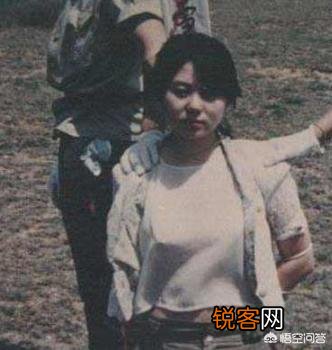 网上“最美女嫌疑人”卿晨璟被网友惊呼：“卿本佳人,奈何做贼？”你怎么看？