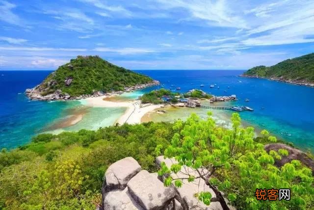 想出国旅游,有没有适合情侣去旅游的景点？