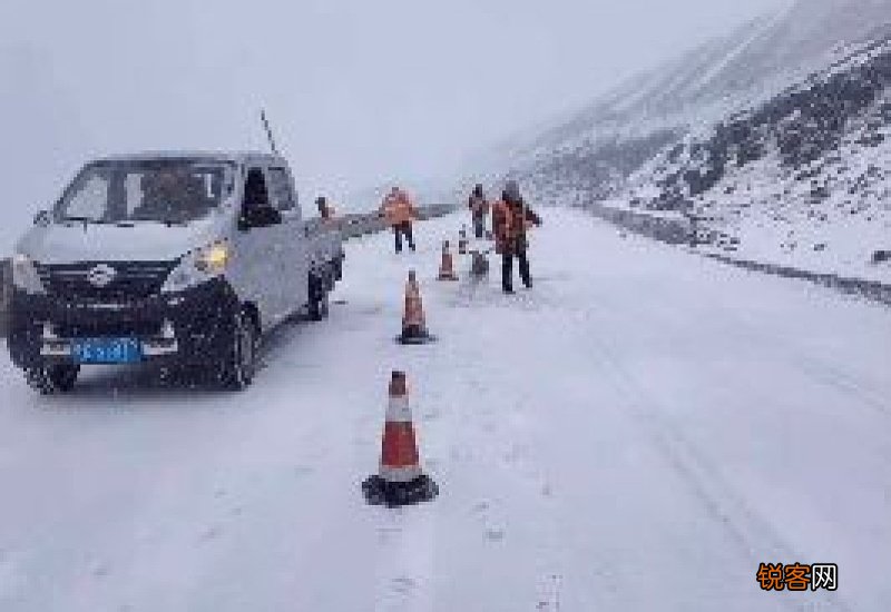 车上积雪可以撒盐吗