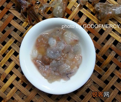 鸡蛋烩虾仁豌豆玉米粒