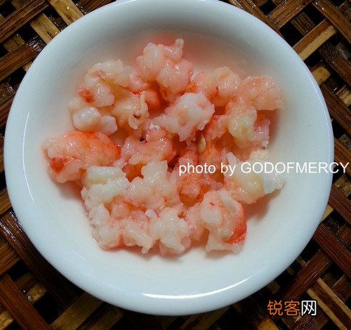 鸡蛋烩虾仁豌豆玉米粒