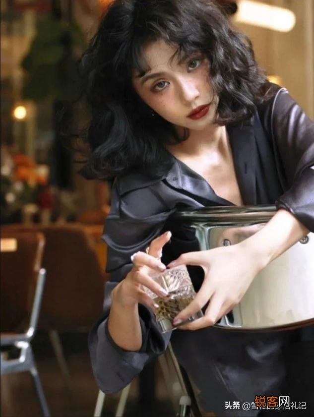 圆脸适合烫什么发型 什么脸型适合烫什么发型