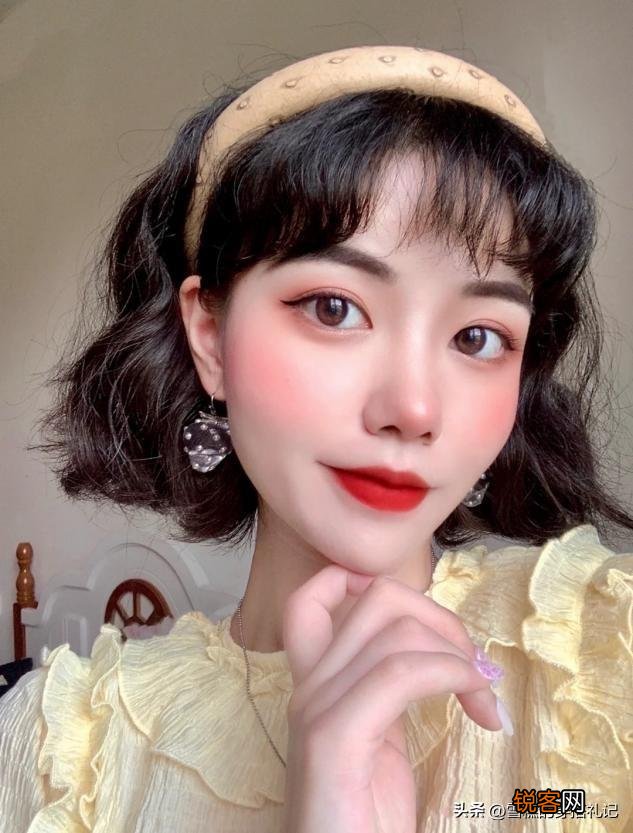 圆脸适合烫什么发型 什么脸型适合烫什么发型