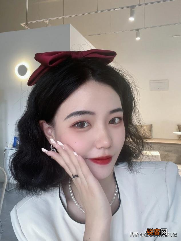 圆脸适合烫什么发型 什么脸型适合烫什么发型