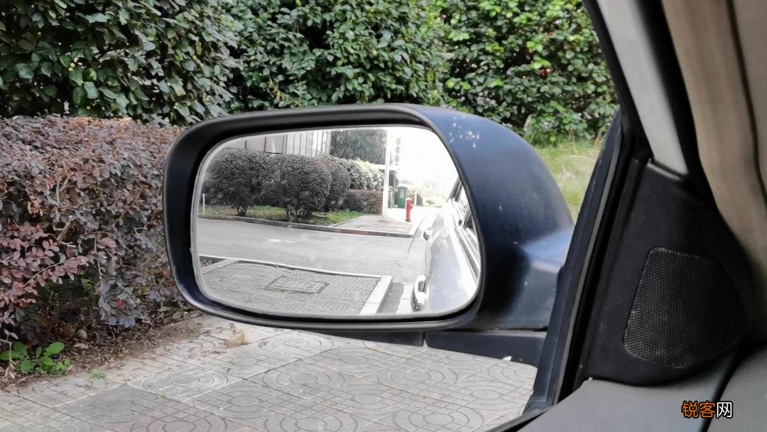 新手司机如何摆正车身 养成安全驾驶