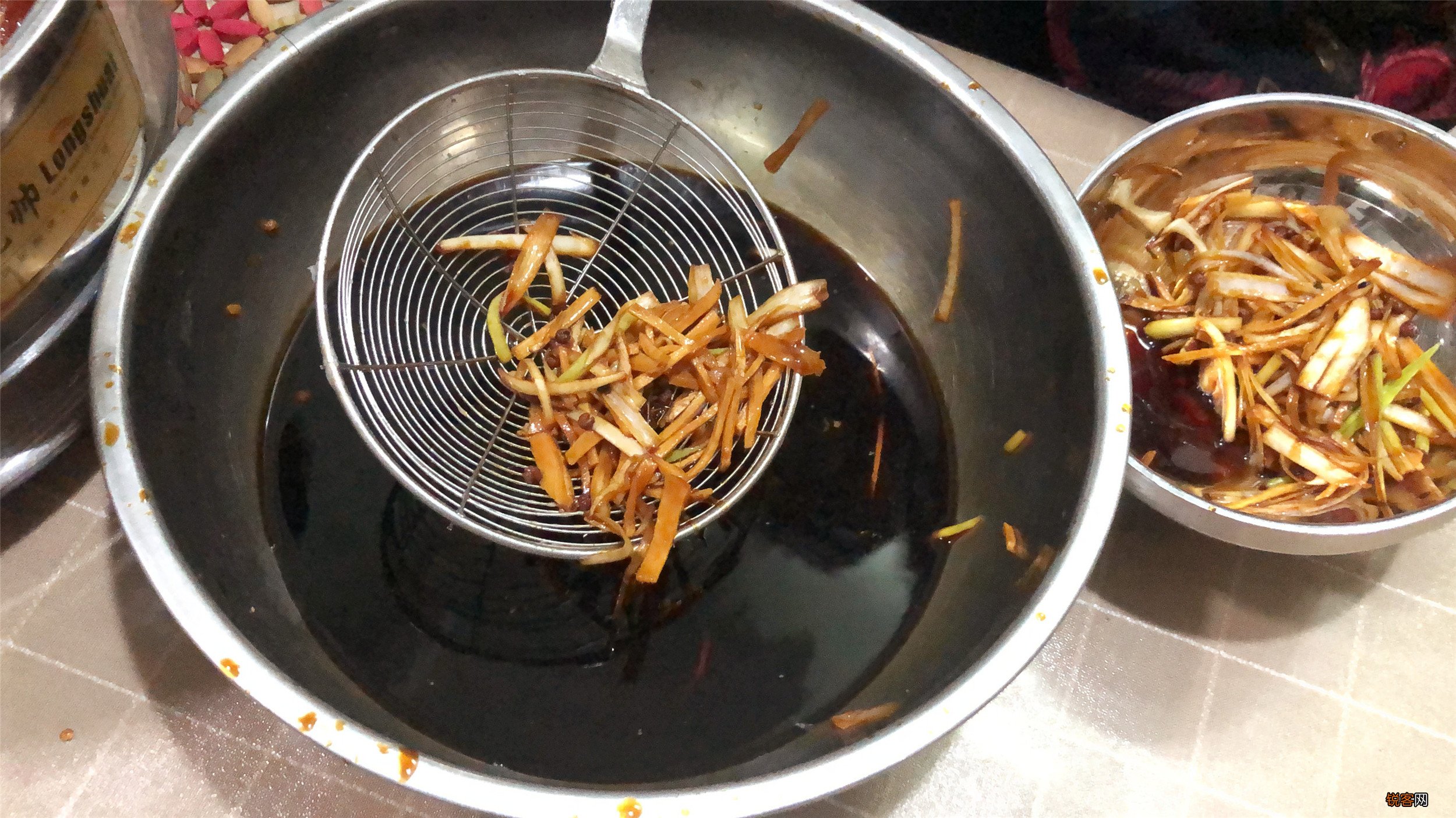 卤牛肉的家常做法 只需4样配料，简单方便