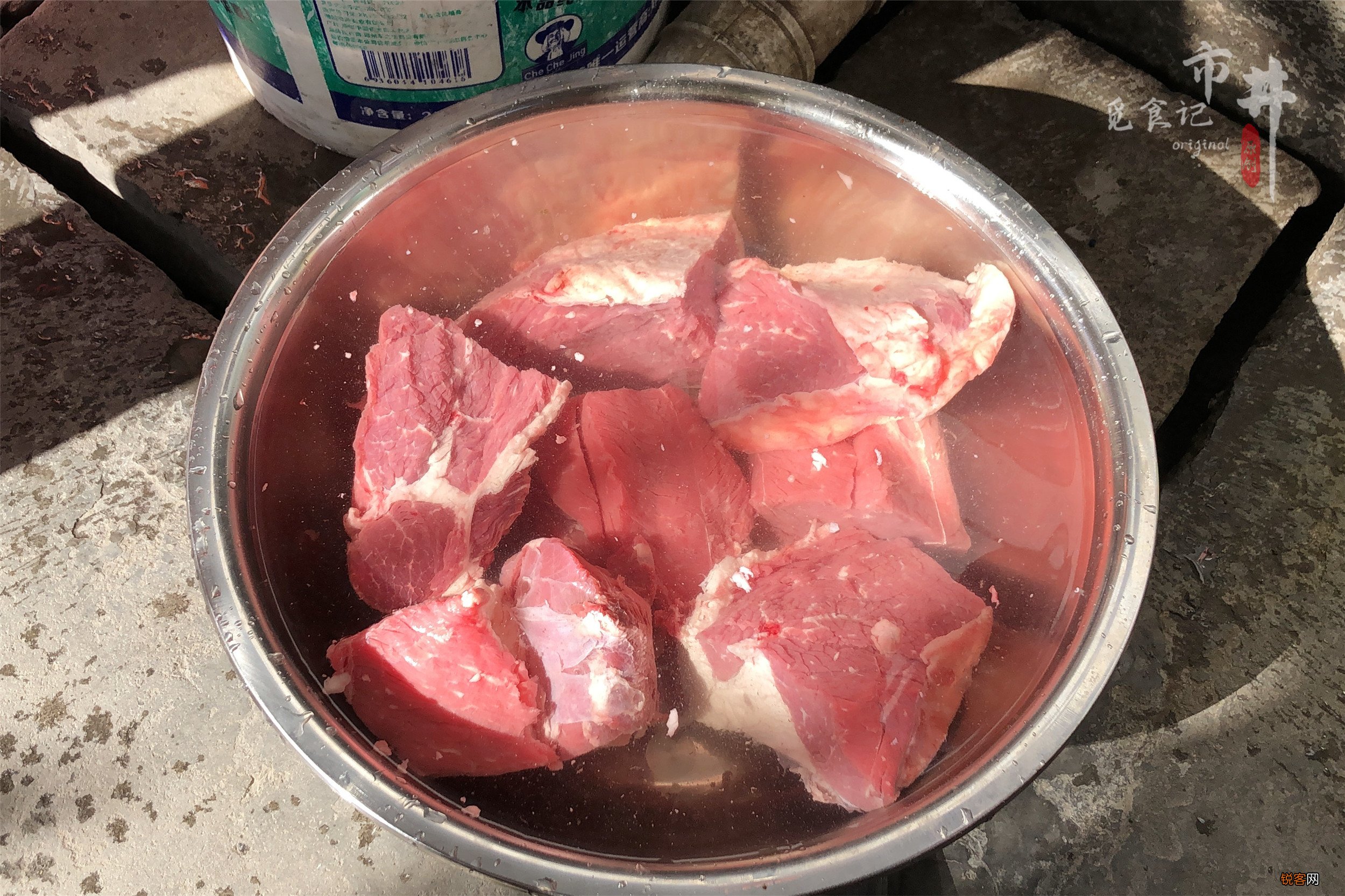 卤牛肉的家常做法 只需4样配料，简单方便