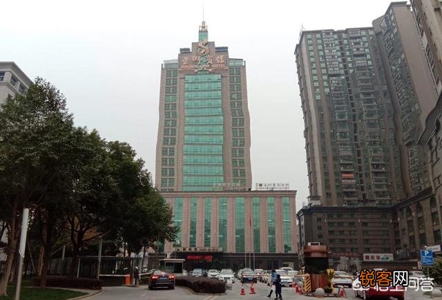 到一个城市旅行,除了景区还有哪些是你必去的地方？