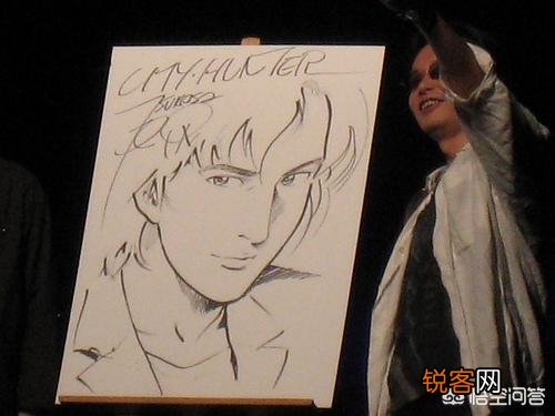 《灌篮高手》的作者在画漫画前是做什么的？为什么他对篮球的理解那么深？