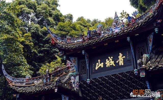 在中国境内,大家最想去的旅游景点是哪里？可是是五个、也可以是八个？