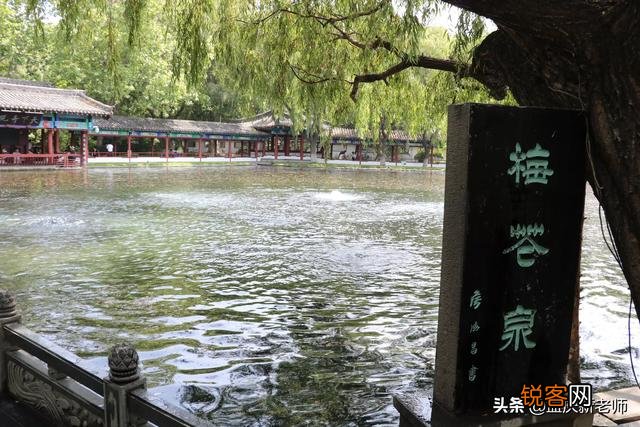 想出去旅游,哪里比较好玩？