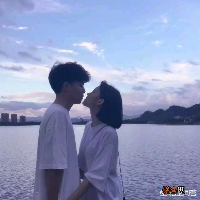 哪些情话句子很文艺深刻又不土味？